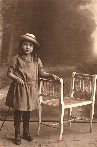 Klik voor foto in apart venster gerda_1921.jpg