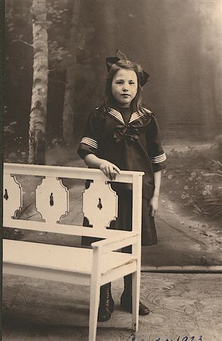 Klik voor foto in apart venster gerda_1923.jpg