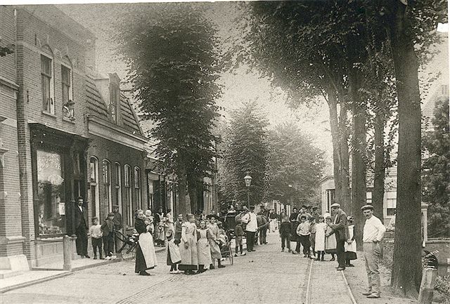 Klik voor foto in apart venster karssen_winkel_1899.jpg
