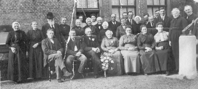 Klik voor foto in apart venster koosinfamiliekring.jpg