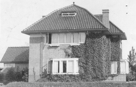 Klik voor foto in apart venster sursumcorda.jpg